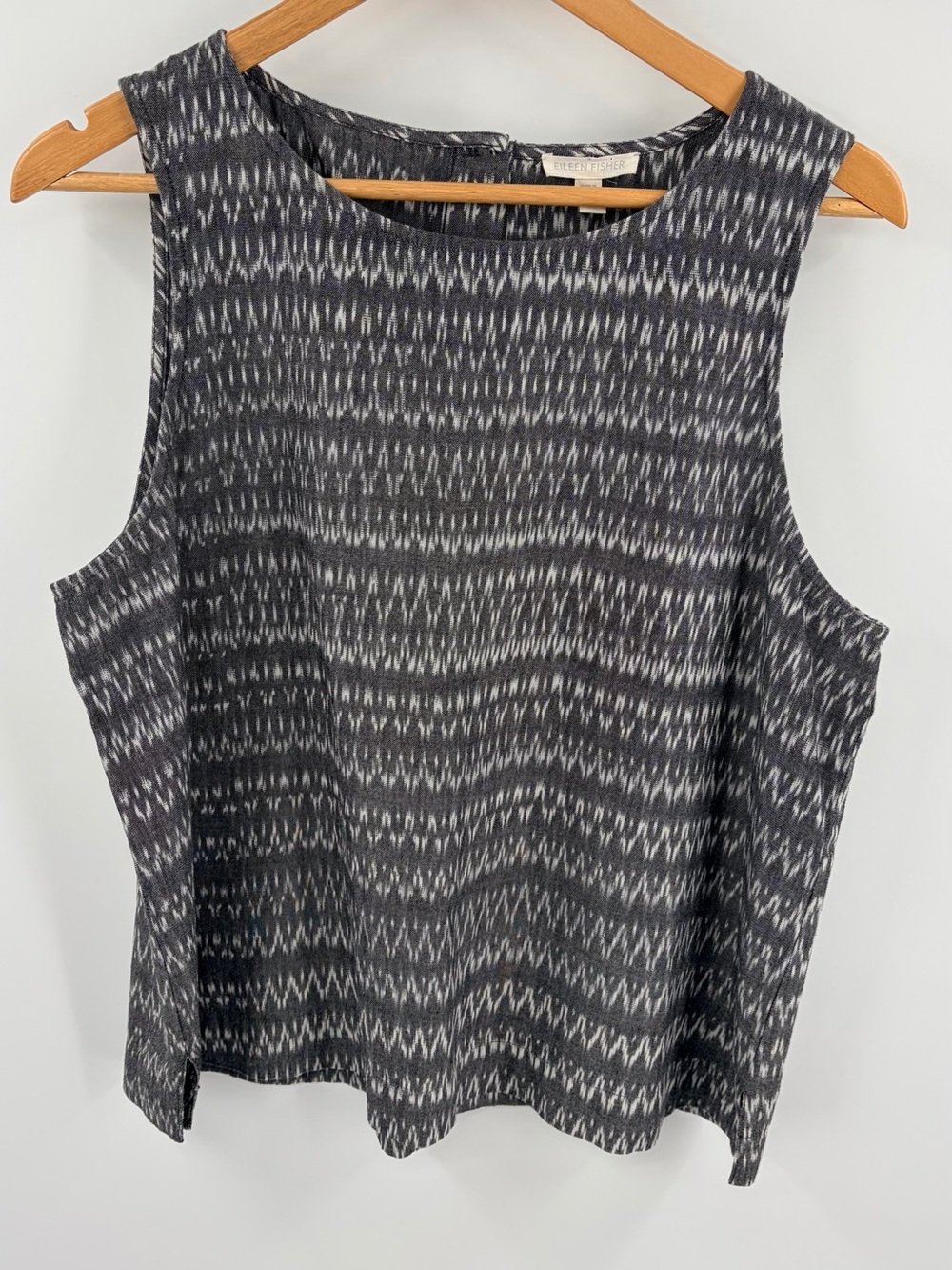 Eileen Fisher organic cotton Ikat print gray sleeveless top women’s L Lagenlook
